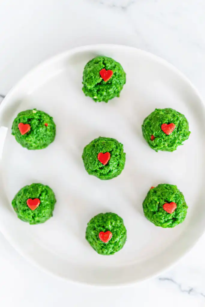 No-Bake Christmas Wreath Cookies